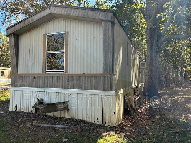 Photo - 320 Coleman Rd