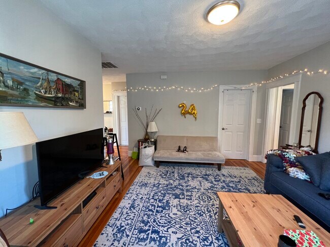 Photo - 305 Highland Ave Unit 3