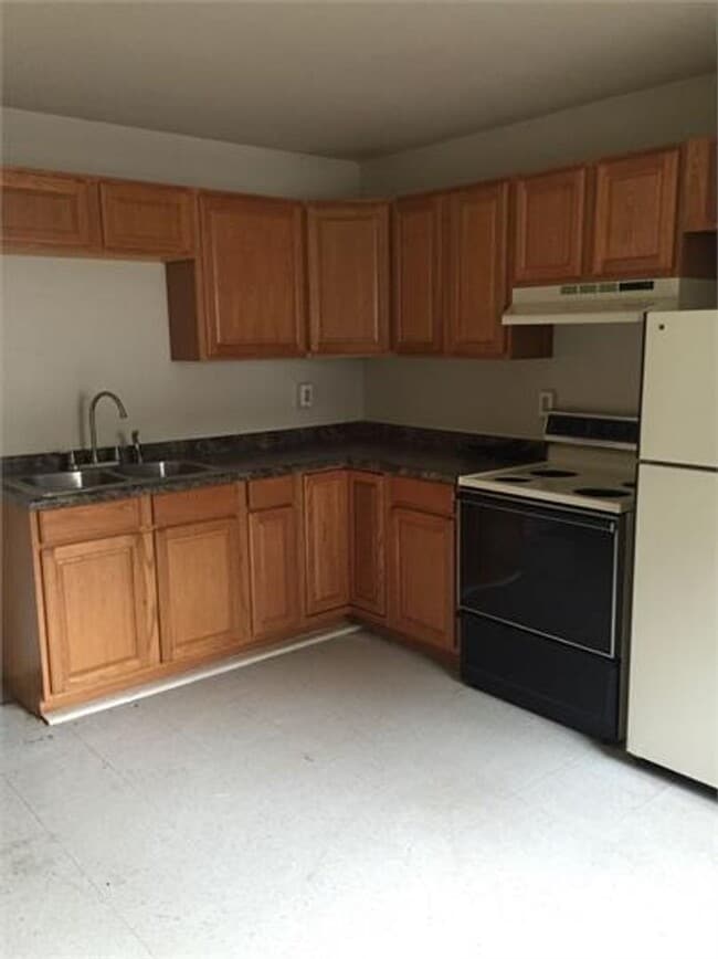 Photo - 1621 Clover Ln