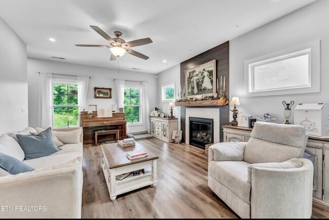 Photo - 7017 Remagen Ln