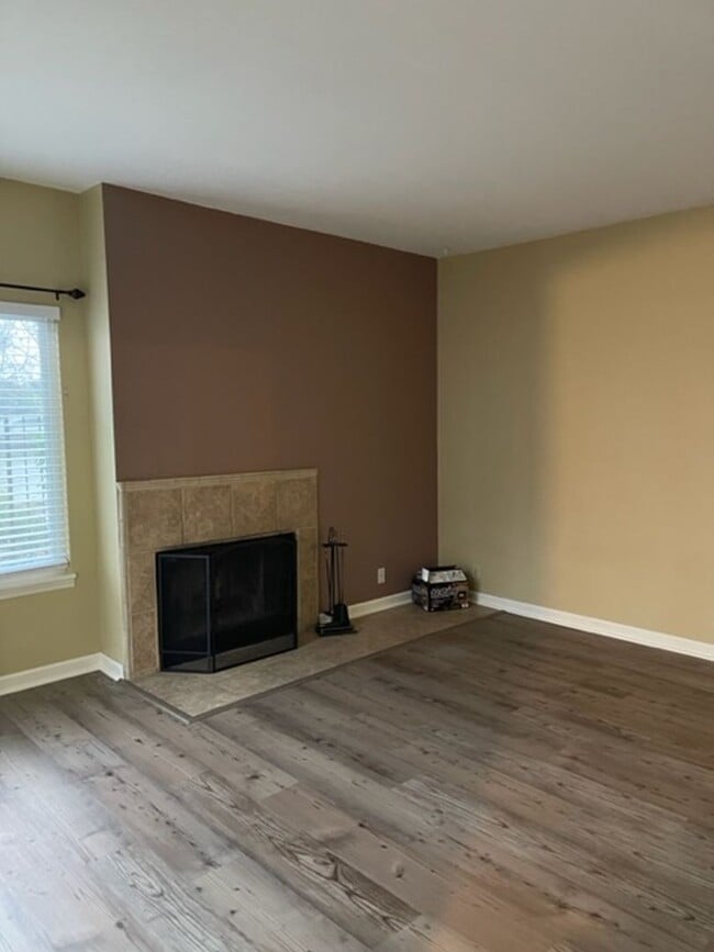 Photo - Beautiful Bottom Floor Unit in Ridgecrest Condos! Month to Month Lease! Unit 119