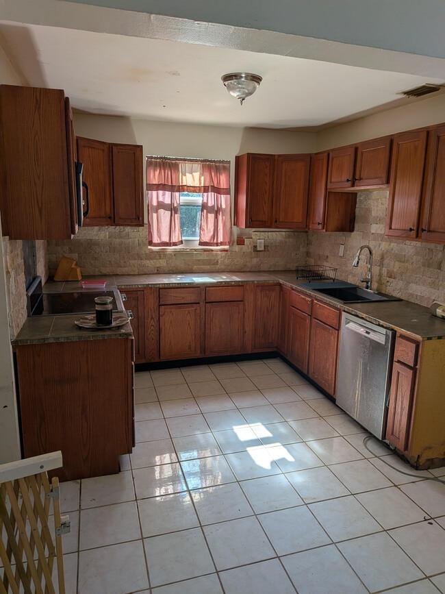 Photo - 4180 NW 11th Ave