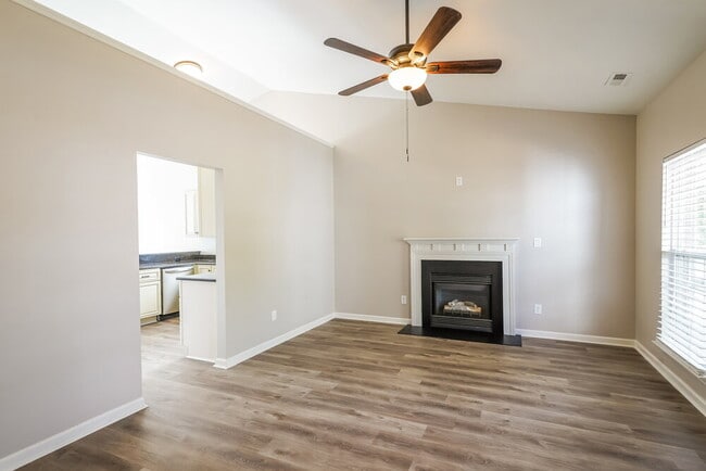 Photo - 6000 Mountview Dr