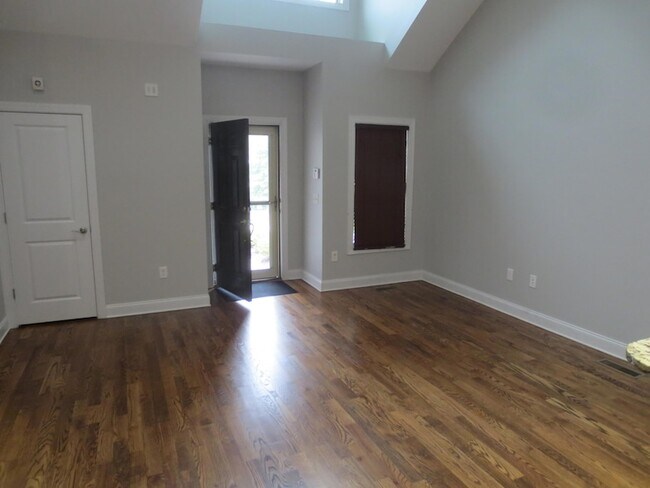 Photo - 102 Cypress Cir