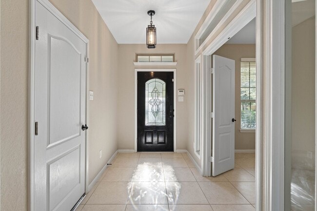 Photo - 208 Forest Peak Way