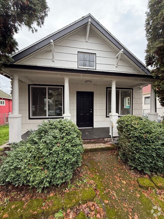 Building Photo - Updated 4-Bed Columbia City Craftsman Rental