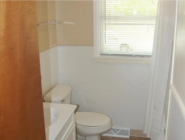 Photo - 722 13th Ave