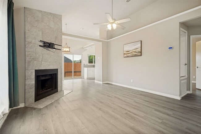 Photo - 945 Ramblewood Dr