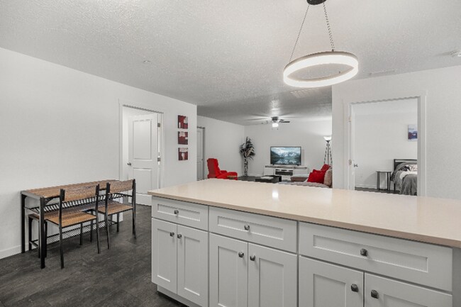 Photo - 140 Railroad Ave Unidad 4