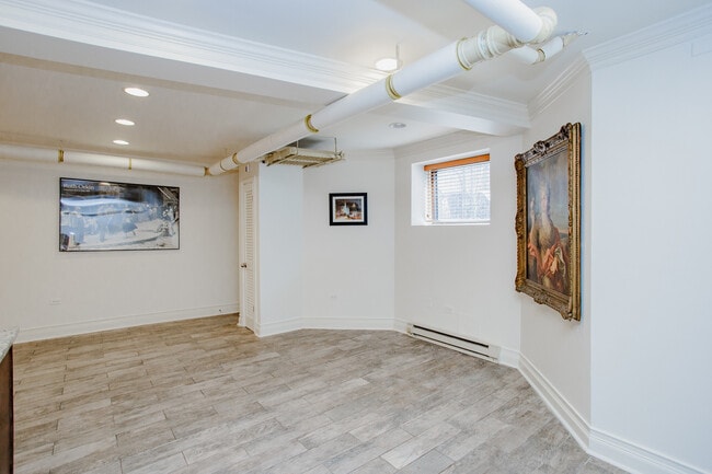 Photo - 622 W Briar Pl Unidad G