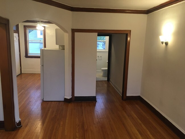 Apartments For Rent In Chicago Il Forrent Photo 4828 W Addison St Unit 2e