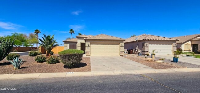 Photo - 224 S Cactus St House