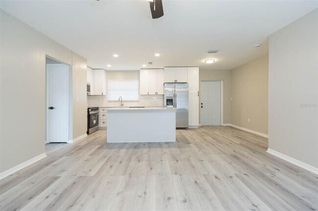 Photo - 7608 N Sanibel Cir