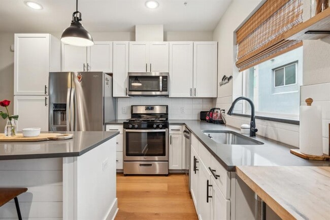 Photo - 2827 Manor Rd Condo Unit 3104