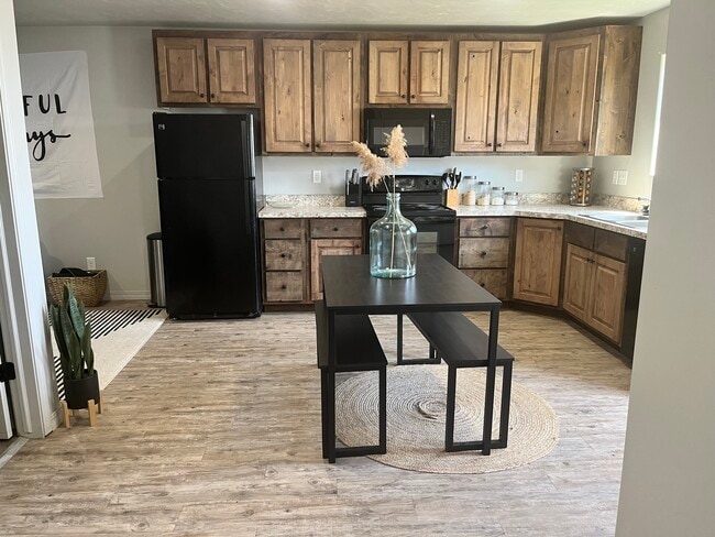 Photo - 456 E Center St Unit 4