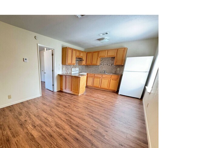 Photo - 223 Hold St Unit Apt 10