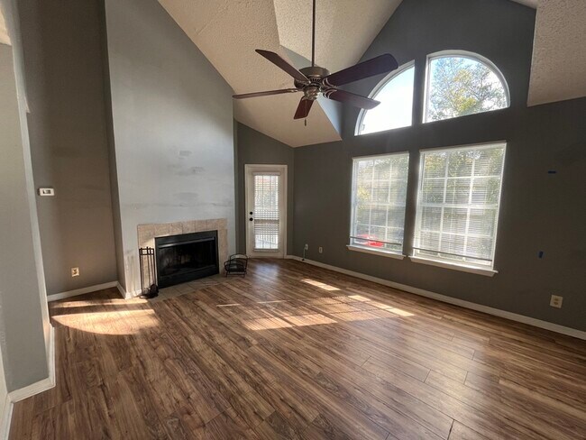 Photo - 6154 Westgate Dr Unit Apt 303