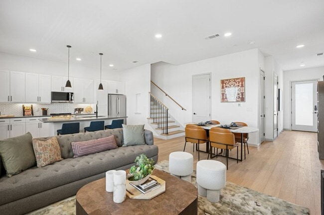 Photo - Vireo Twelve Oaks