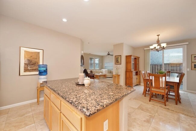 Photo - 4521-4523 Saturn St