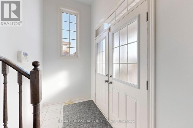 Photo - 76 Rustle Woods Ave