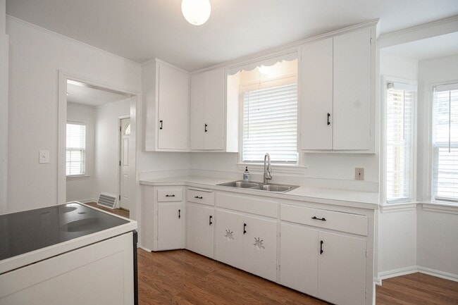 Photo - Charming 3 bedroom house Shaker Heights!!