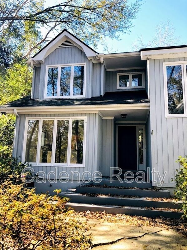 Photo - 1016 Creekside Ln