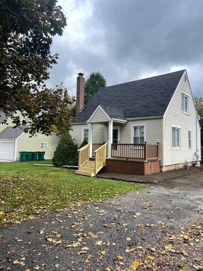 Building Photo - 8215 Rutledge St