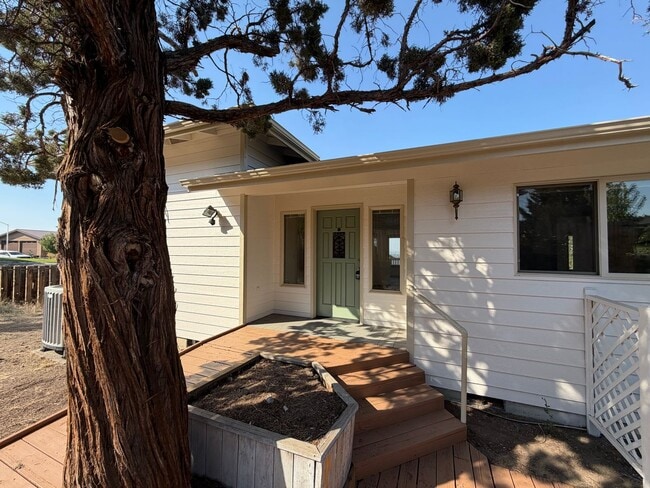 Photo - 3405 SW Hillcrest Dr