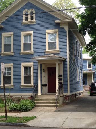 Building Photo - 31 Edwards St Unit 2nd fl