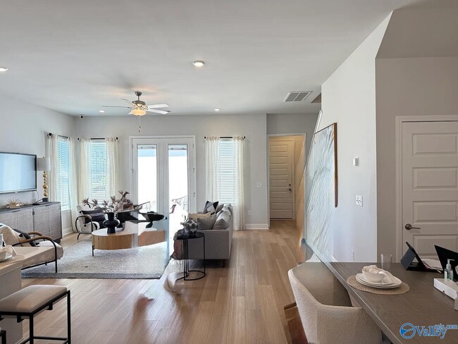 Photo - 116 Pralina Wy