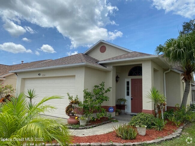 Building Photo - 2250 St Andrews Dr Rental
