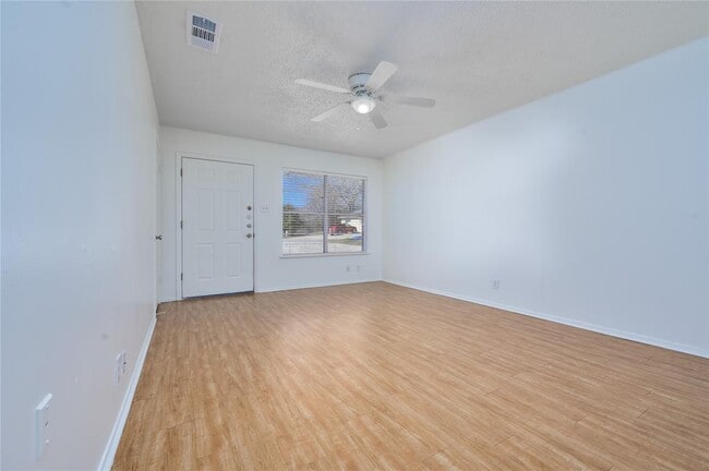 Photo - 120 Coers Cir