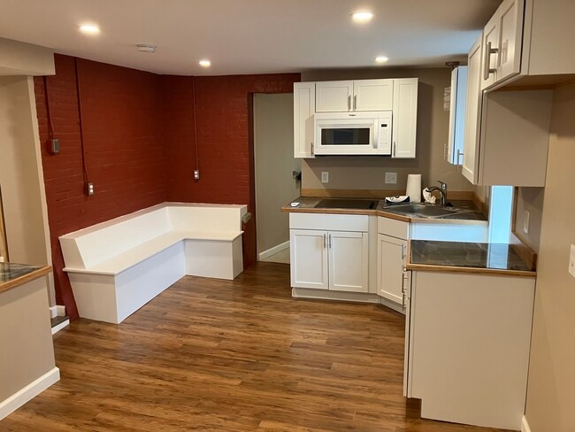 Photo - 51 Mount Vernon St Unit B