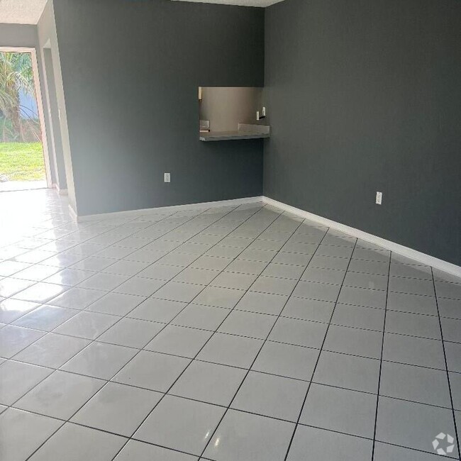 Building Photo - 6106 Forest Hill Blvd Unit 102 Rental