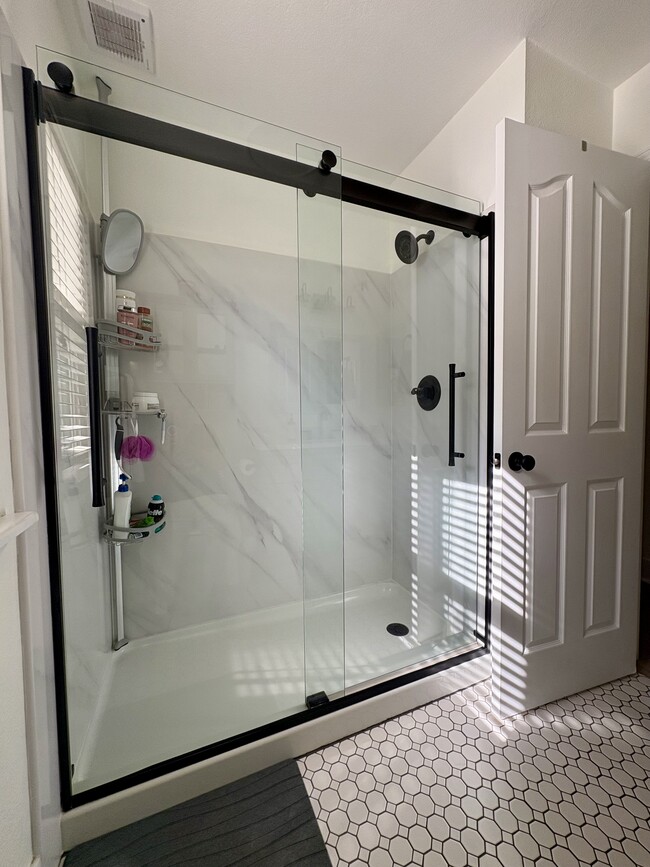 Photo - 928 Carter St