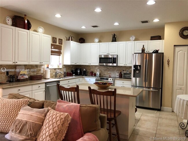 Photo - 867 SW 155th Ct