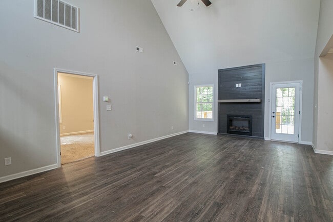 Photo - 2240 Dottie Ln