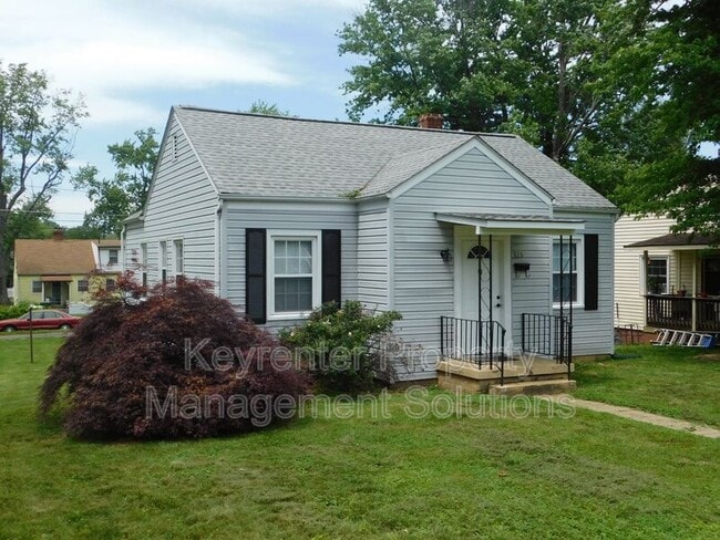 Photo - 325 James Ave
