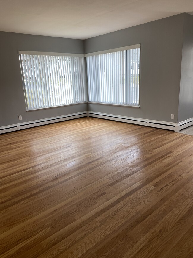 Photo - 200 Craton St