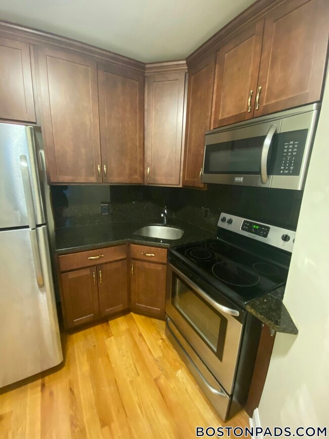 Photo - 244 Kelton St Unit 11