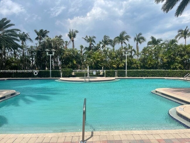 Photo - 1755 E Hallandale Beach Blvd Unidad MEZ7E