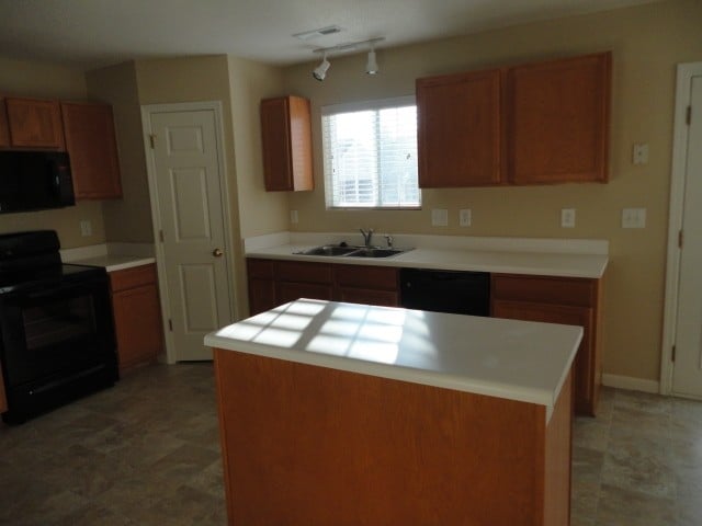 Photo - 830 Stockport Way