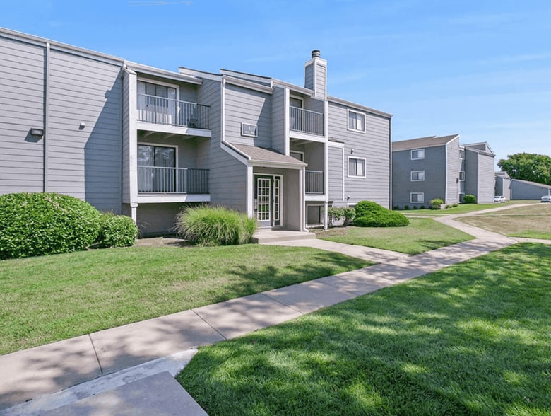 Welcome home to The Club at Cherry Hills!