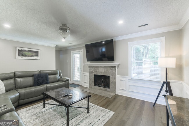 Photo - 1022 Oaks Pkwy SE