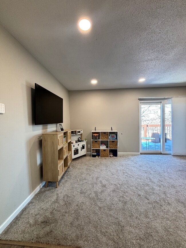 Photo - 5581 Baronridge Dr Unit 9