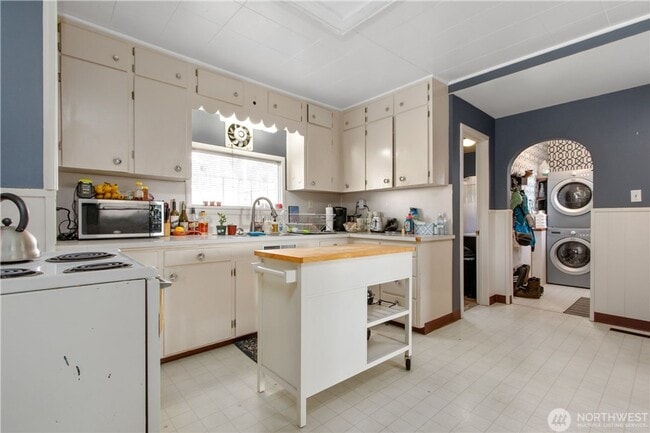 Photo - 4 bedroom home in one of Tacoma's most cov...