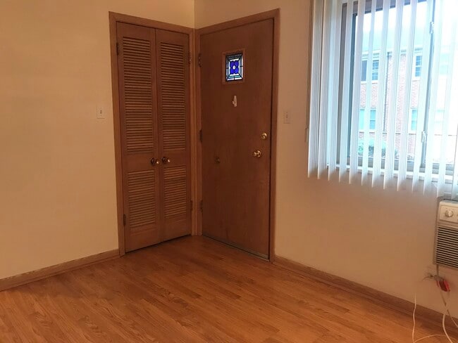 Photo - 1425 W Touhy Ave Unit 103