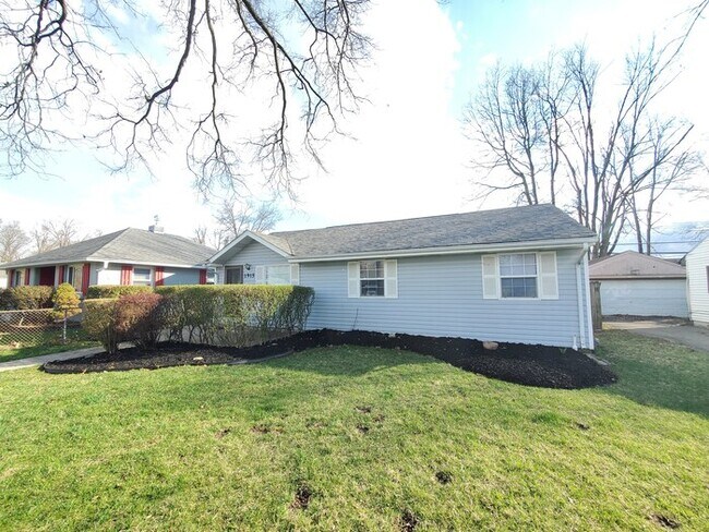 Photo - 1915 Little Ave