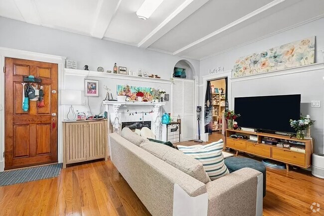 Building Photo - 45 Gordon St Rental