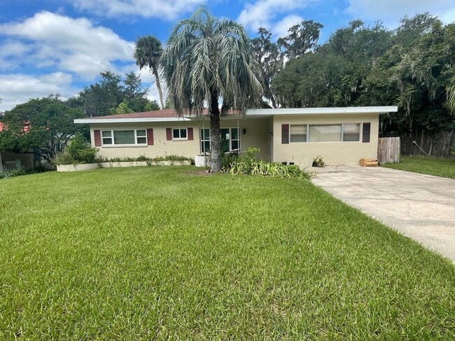 Building Photo - Fully Furnished 3BR/2BA Home in Dunnellon ...
